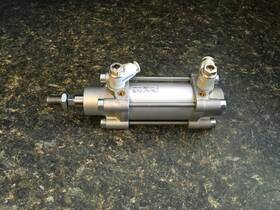 0822241137 Aventics Cylinder Zylinder Bore 40 Hub 34 10bar Kb