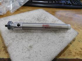 044d Bimba Model Cylinder. Good Used Spares Inventory