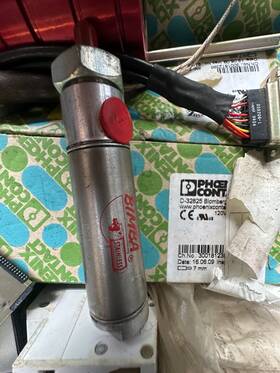 061-hyi Bimba Pneumatic Cylinder New Old Stock