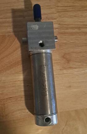 Afs-2618 Bimba Bft172d Pneumatic Cylinder 1-1/2 Bore Double Acting 1/8 Inch Npt 2-1/2 Strok