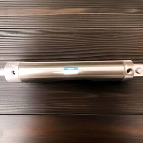 M-176-dpt4 Bimba Pneumatic Cylinder 1 1/2 Inch Bore 18 Stroke - Used Barely