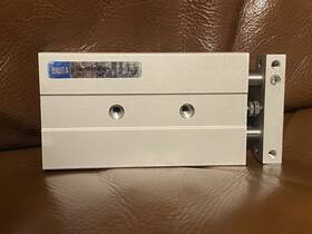 Bimba Tb-1640-em Pneumatic Cylinder Bore 16mm Stroke 40mm Ports 10-32