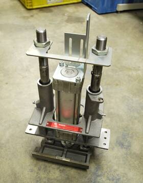 00181 Bosch 3842 999 678 Lift And Locate Mechanism - Used