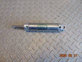 Cdr-24-4 Clippard Stainless Steel Cylinder 1-1/2 Inch Bore Clevis Mount Rotating Rod