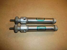 Sdr081b Clippard 2pc Pneumatic Cylinder Used