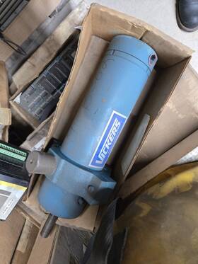 191-b362 Eaton 4b-3-4 Vickers Pneumatic Cylinder