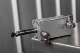 Adn-32-40-i-p-a Festo 536284 Double Acting Air Cylinder 40mm Stroke 32mm Piston