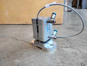 Adngf-25-15-p-a Festo Pneumatic Cylinder 554321