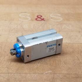 Dfsp-q-20-20-dr-pa Festo Pneumatic Cylinder 20mm Stroke 10 Bar - Used