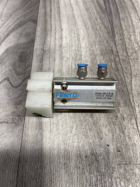 Dmm-10-5-p-a Festo Pneumatic Cylinder 158502 #4015pt26