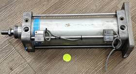 Dnn-100-250-ppv Festo Dnc-100-250-ppv Pneumatic Cylinder 3/8 Inch Fnpt