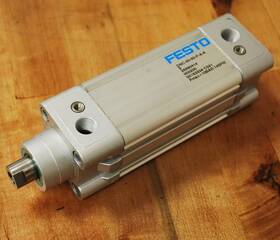 Dnc-40-50-p-a-k Festo Standard Dnc Metric Pneumatic Cylinder - Used