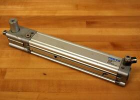 Dnc-50-260-ppv-a-k3-kp Festo Pneumatic Cylinder 1 1/2 Inch Bore - Used