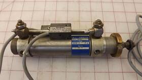 Dsw-32-40 Festo Smeo-1 Pneumatic Cylinder With Proximity Switches T31177