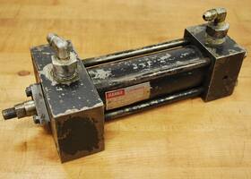 Me52hcc1.50 Hanna Cylinders Cylinder Pneumatic 3.75 Inch Stroke 2.5 Bore - Used