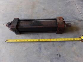 K17029401 Hanna Mpi 2h Nc 3.25 12.00 Gal1g Cylinder Part # K17029401- Used