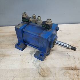 A-5ma42-3 Lynair Bore 5 Inch Stroke 3 Pneumatic Cylinder - Used
