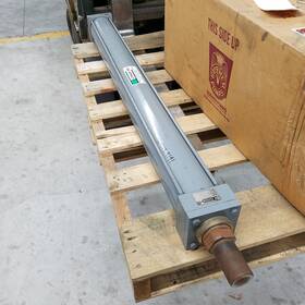 Slh-4b32 Lynair Pneumatic Cylinder 4 Inch Bore 42-1/2 Stroke 1-1/2 Npt - Used