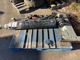 Aa781333 Mcneilus Hydraulic Cylinder For Tag Axle