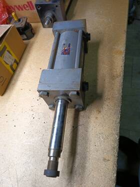 Hv-00325-00500-0138 Miller 00325-00500-0132 Yc366608a Hydraulic Cylinder