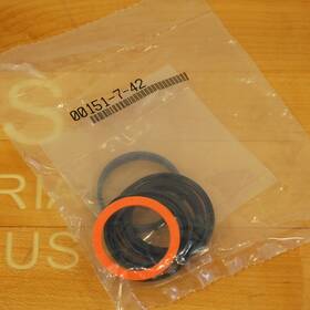 00151-7-42 Milwaukee Cylinder Pneumatic Seal Kit - Used