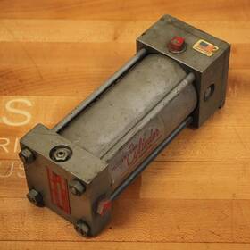 A41-k Milwaukee Cylinder Pneumatic 2.5 Inch Bore 4 Stroke 250 Psi - Used