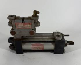 07-26-3300 Mosier S-24005 2x4 Pneu. Cylinder With Pak-lap Solenoid Valve 6608