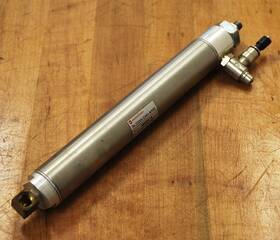 Rld05a-dan-aa90 Norgren Pneumatic Cylinder 1-1/4 Inch Bore 5 Stroke - Used