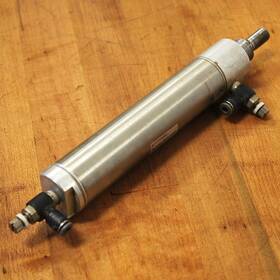 Rle04a-dan-aa90 Norgren Pneumatic Cylinder 1-1/4 Inch Bore 4 Stroke - Used