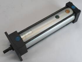 F1am-09a2c-d2a0 Numatics Pneumatic Cylinder 2-1/2 Inch Bore 9 Stroke Used