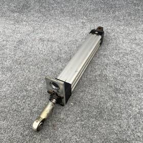 We-714756-4 Numatics Ul-646946-1 Pneumatic Cylinder 1-1/2 Inch Bore 9 P2a -09a2c-c2p2 Used