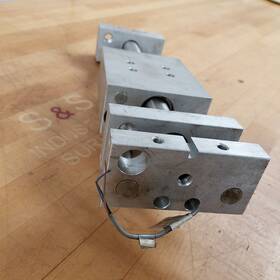 Xh-777351-2 Numatics Dual Rod Pneumatic Air Cylinder Bore 25mm Stroke 6in
