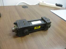 F2hltvs23a Parker 01.50 2.750 Series 2h Hyraulic Cylinder 3000 Psi Used