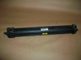 02.00cf2au14ac18.000 Parker Pneumatic Cylinder Used