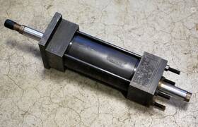 H3l-lus13a Parker 03.25 3.25 Inch Bore 5 Stroke 1200 Psi Hydraulic Cylinder - Used
