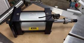 Kj2maus14a14a Parker 06.00 Series 2ma 6.000 Pneumatic Cylinder 250 Psi Kj2maus14a14a Parker 06.00 Series 2ma 6.000 Pneumatic Cylinder 250 Psi