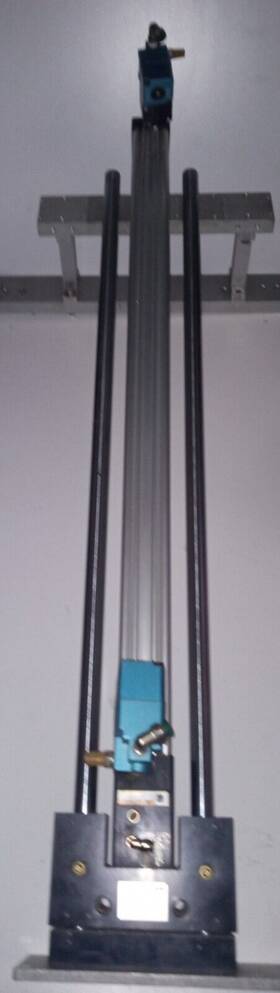 2.00cbb4ma2u14ac12.00 Parker 2 Inch Bore X 37 Stroke Pneumatic Cylinder Da Guided With Solenoids