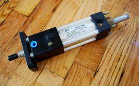 40ckjtcmprlu13m Parker 40ckjtcmprlu13m/19mc 40.00 Pneumatic Air Cylinder - Used