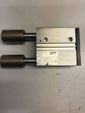 P5t-j025dhfe050 Parker Lot Of 2