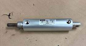 Pu16 Parker Series P Pneumatic Cylinder 1.50 Bore 4.00 Stroke Pu16 Parker Series P Pneumatic Cylinder 1.50 Bore 4.00 Stroke