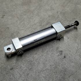 4x2-p Phd Avp3/4x2-p Pneumatic Cylinder 3/4 Inch Bore 2 Stroke 1/4 Shaft Od - Used