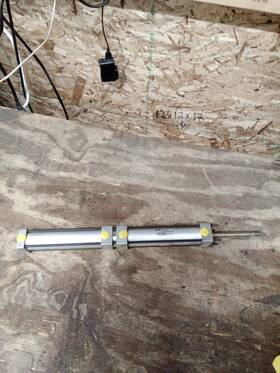 Ml-199346 Phd Ml29972 Pneumatic Cylinder Bore 1.25 Inch Stroke 5.5 Ports 1/8 Npt