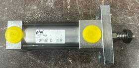 14471487 Phd Ml319018 Pneumatic Air Cylinder With Clevis 03