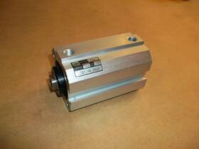 1501.40.0060 Pneumax Pneumatic Cylinder 40mm X 60mm Used