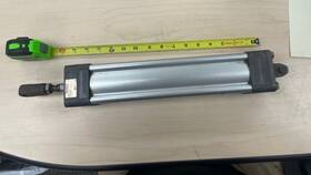 P-68180-3035 Rexroth P68180-3100 200 Psi 2.5x10 Pneumatic Cylinder Used