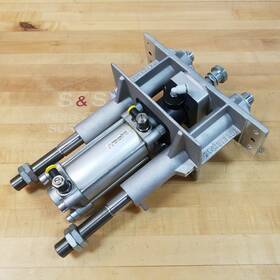 R980555567 Rexroth R480619496 Pneumatic Cylinder Positioner. - Used