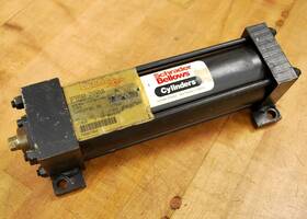 1p890-22018 Schrader Bellows 2.5 Inch Bore 7 Stroke Pneumatic Cylinder - Used