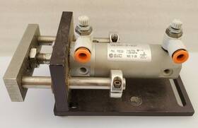 Smc Cdg1bn25-25-xc37 Pneumatic Cylinder 145 Psi