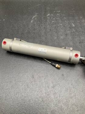 Cdg1bn50-250-h7bw-111g Smc Pneumatic Cylinder 50mm 250mm Used