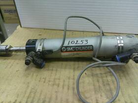 Cdg1dn32-125 Smc Air Cylinder With 2 D-g79 Position Sensors